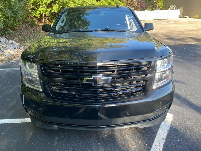 Chevrolet Suburban Vehicle Image 13