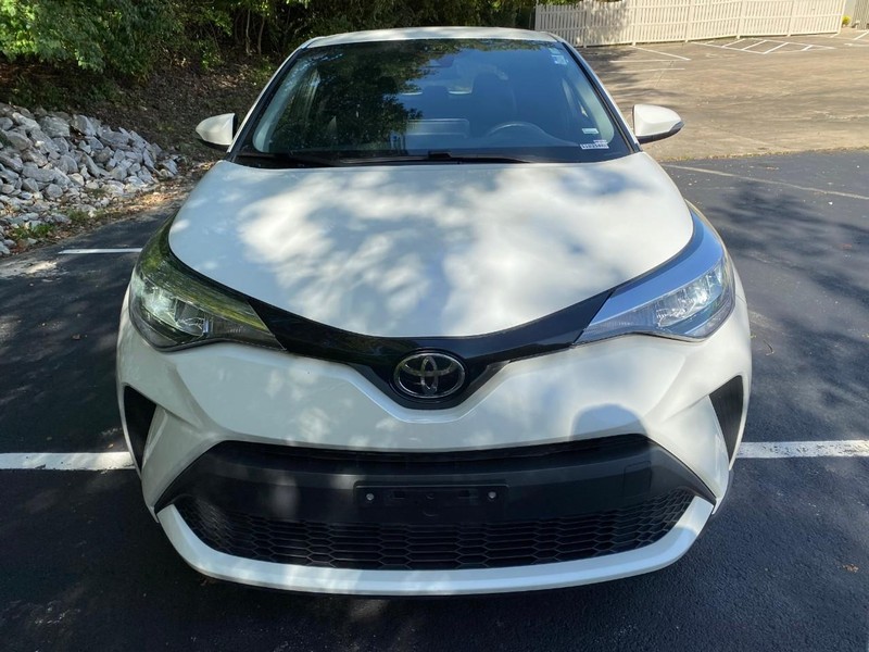 Toyota C-HR Vehicle Image 12