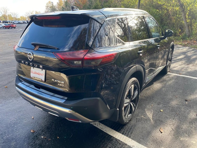 Nissan Rogue Vehicle Image 11