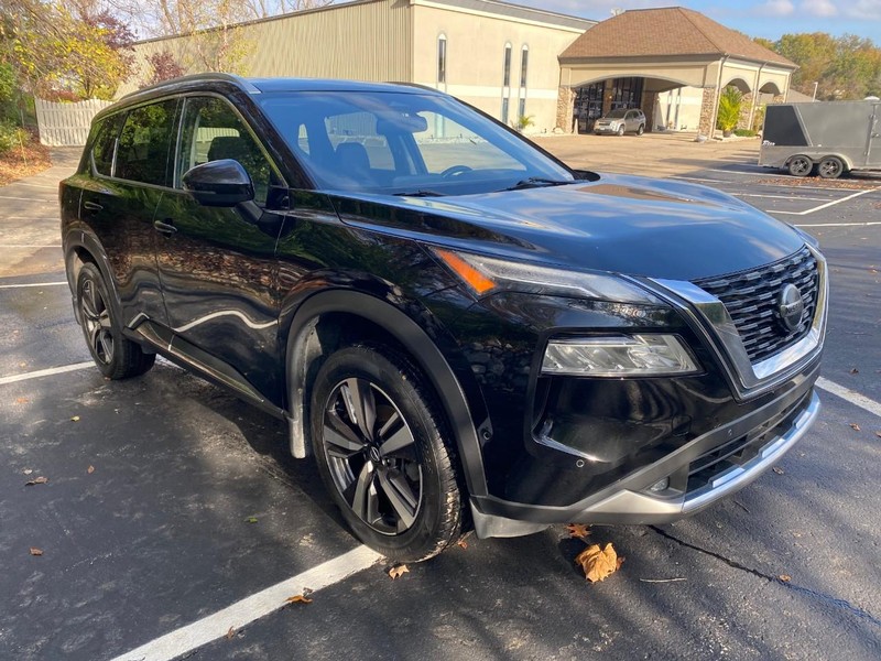 Nissan Rogue Vehicle Image 12