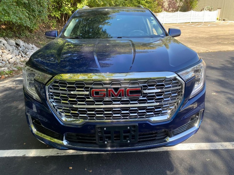 GMC Terrain Vehicle Image 11