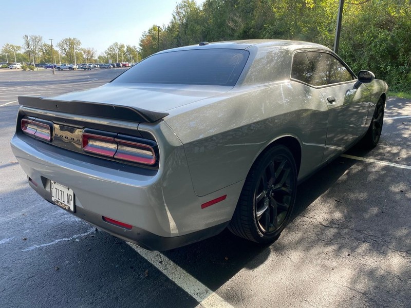 Dodge Challenger Vehicle Image 09