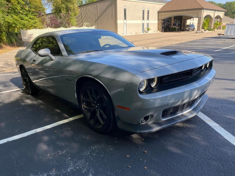 Dodge Challenger Vehicle Image 11