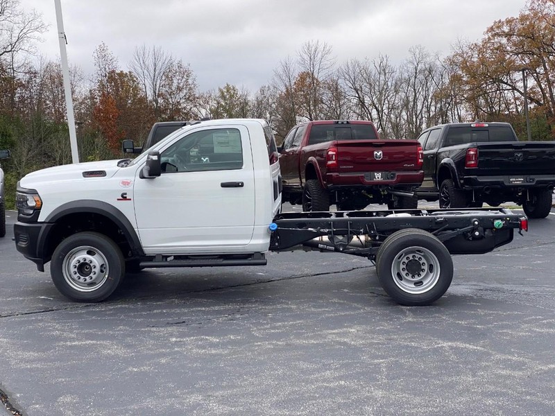 Ram 4500 Chassis Cab Vehicle Image 03