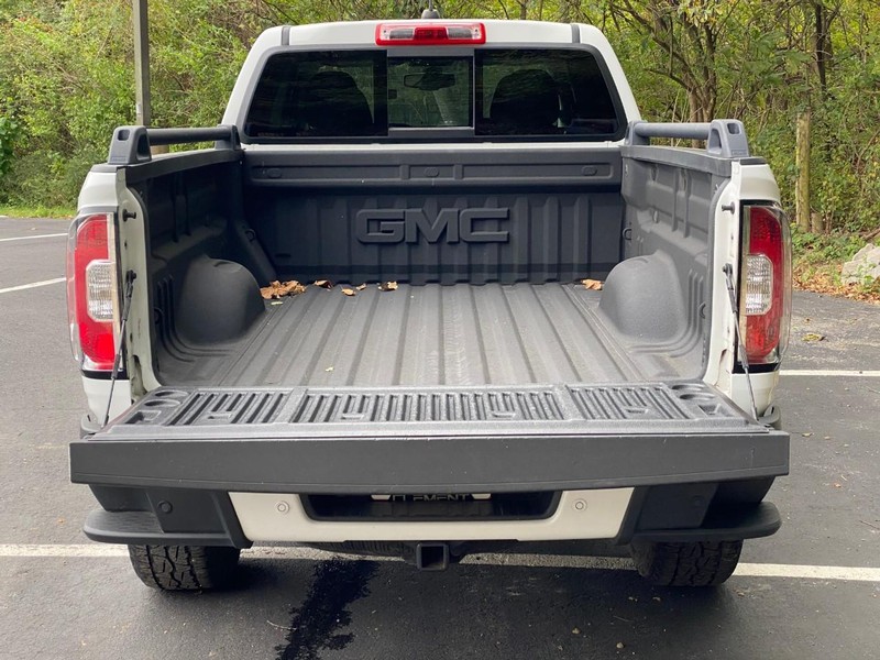 GMC Canyon Vehicle Image 09