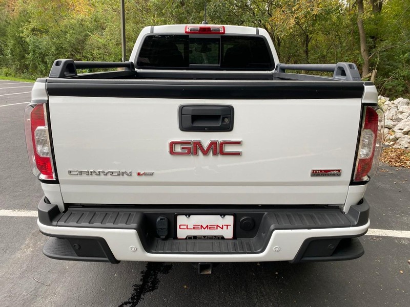 GMC Canyon Vehicle Image 11