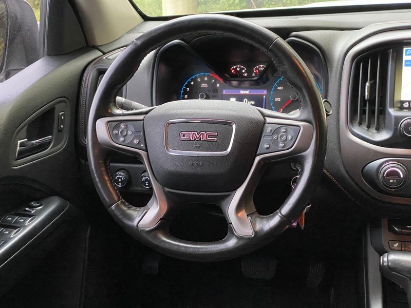 GMC Canyon Vehicle Image 17