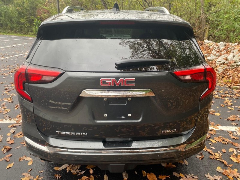 GMC Terrain Vehicle Image 09