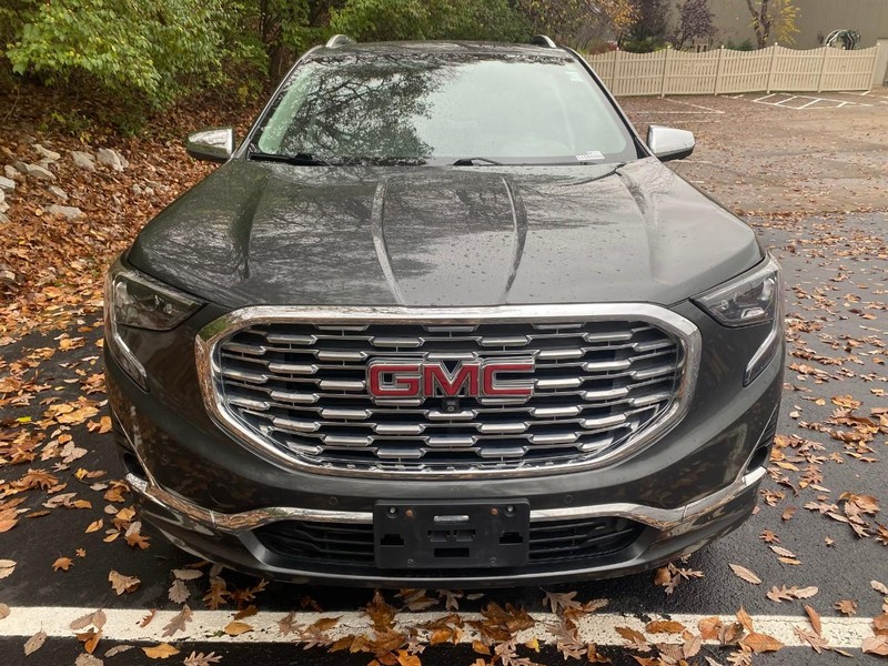 GMC Terrain Vehicle Image 13