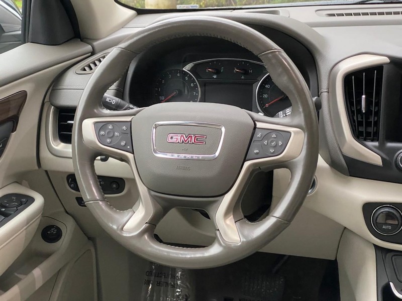 GMC Terrain Vehicle Image 16