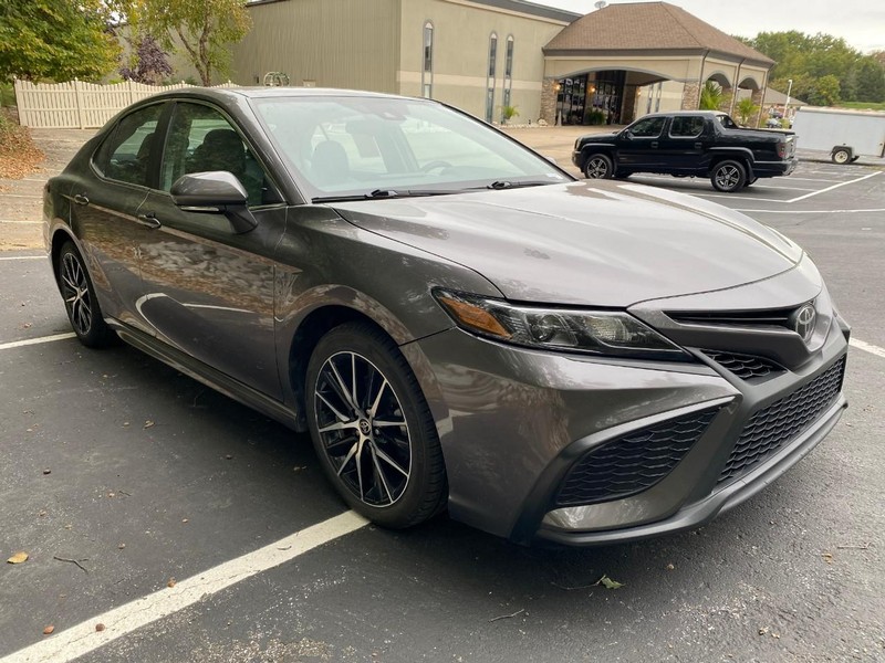 Toyota Camry Vehicle Image 11