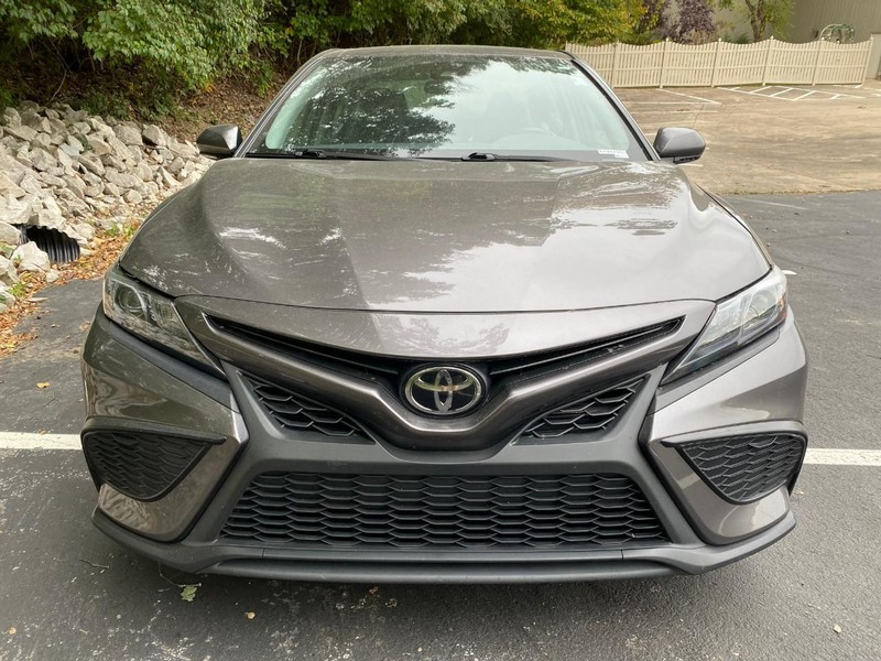 Toyota Camry Vehicle Image 12