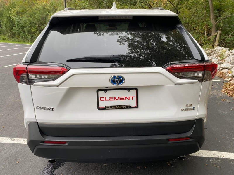 Toyota RAV4 Hybrid Vehicle Image 11