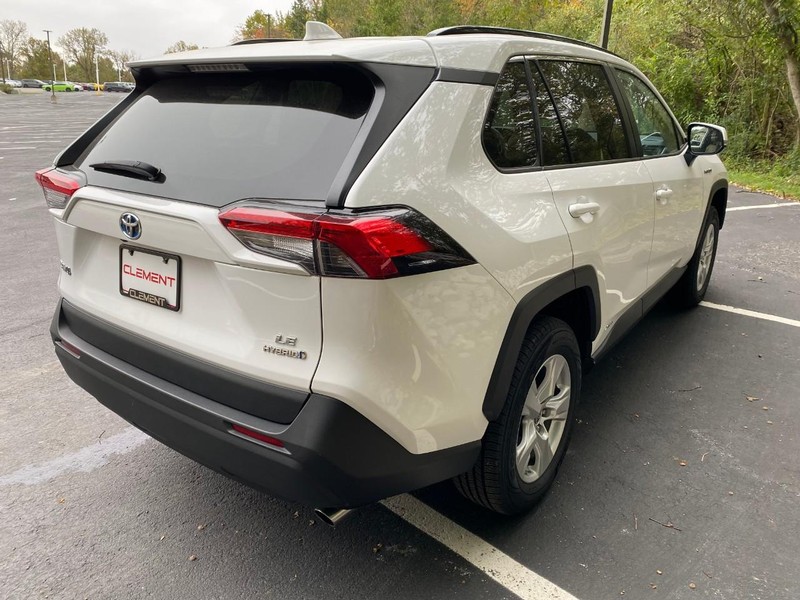 Toyota RAV4 Hybrid Vehicle Image 12