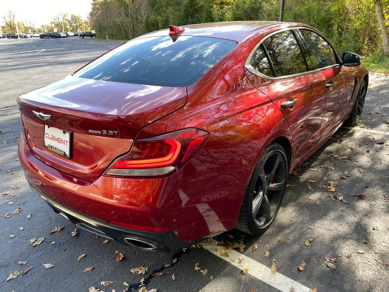 Genesis G70 Vehicle Image 11