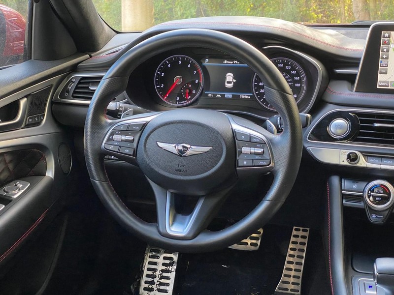 Genesis G70 Vehicle Image 16