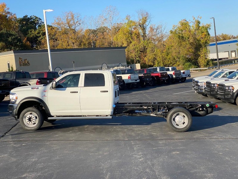 Ram 5500 Chassis Cab Vehicle Image 03