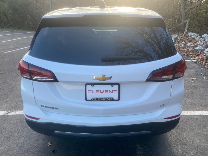 Chevrolet Equinox Vehicle Image 11