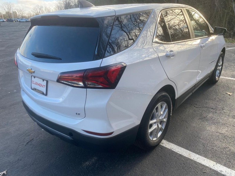 Chevrolet Equinox Vehicle Image 12