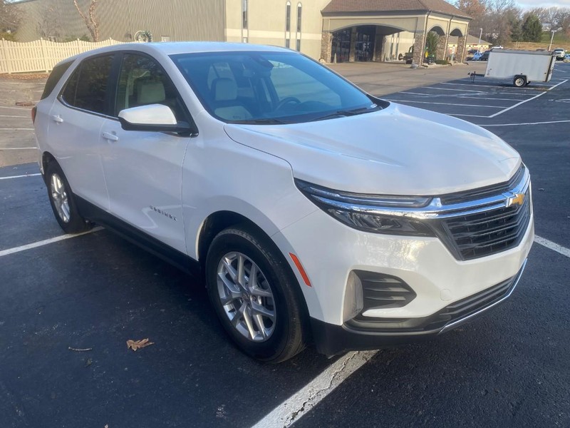 Chevrolet Equinox Vehicle Image 13