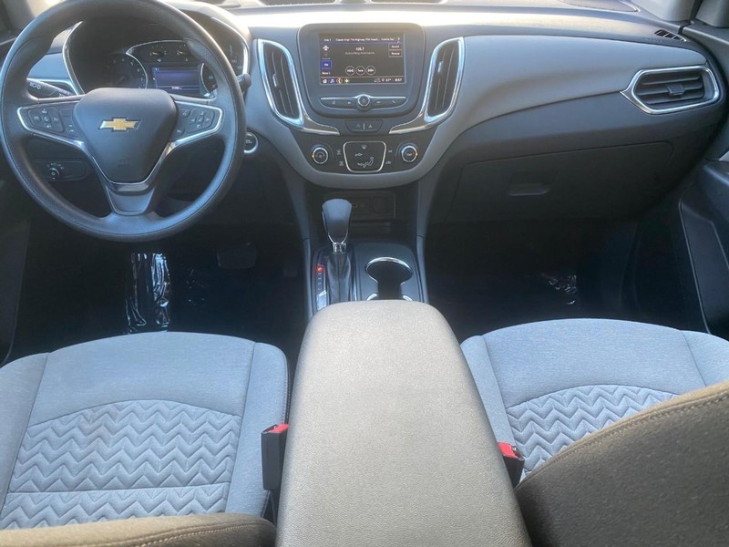 Chevrolet Equinox Vehicle Image 16