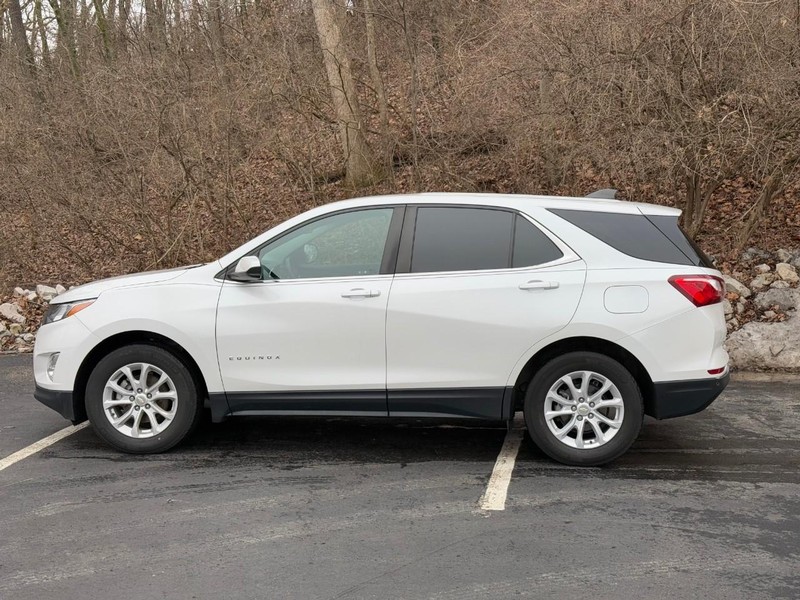 Chevrolet Equinox Vehicle Image 03