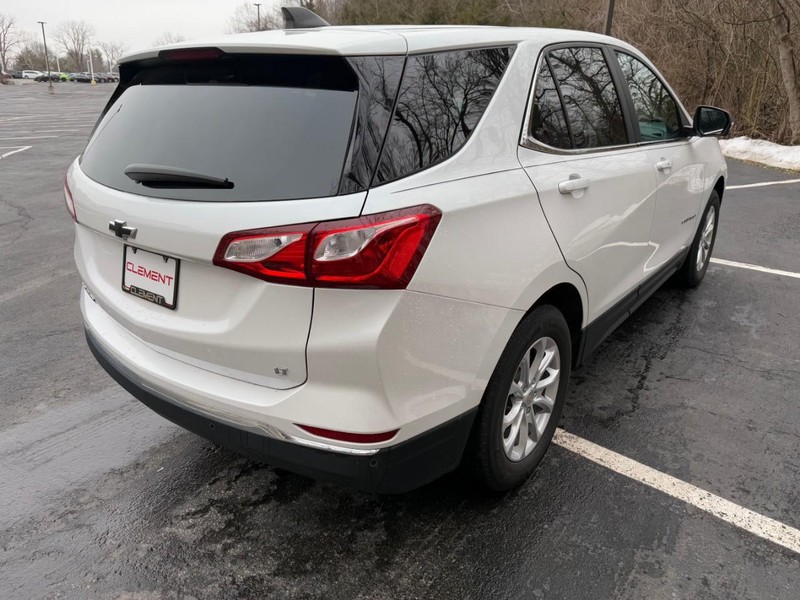 Chevrolet Equinox Vehicle Image 12