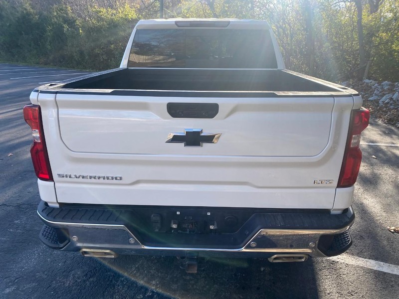 Chevrolet Silverado 1500 LTD Vehicle Image 11