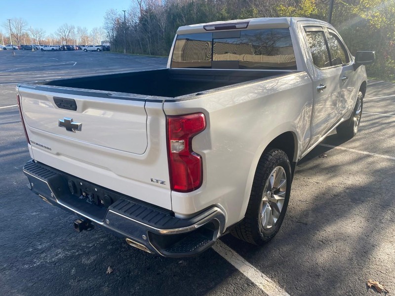 Chevrolet Silverado 1500 LTD Vehicle Image 12