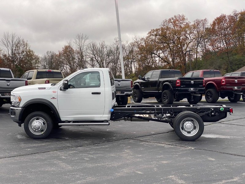 Ram 5500 Chassis Cab Vehicle Image 03