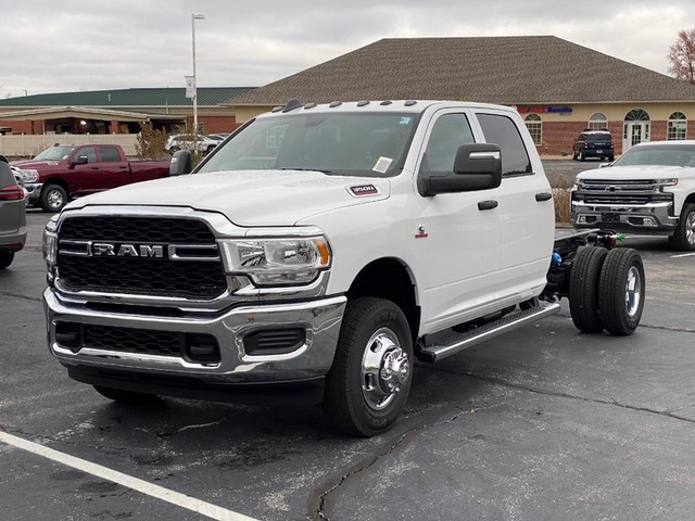 more details - ram 3500 chassis cab