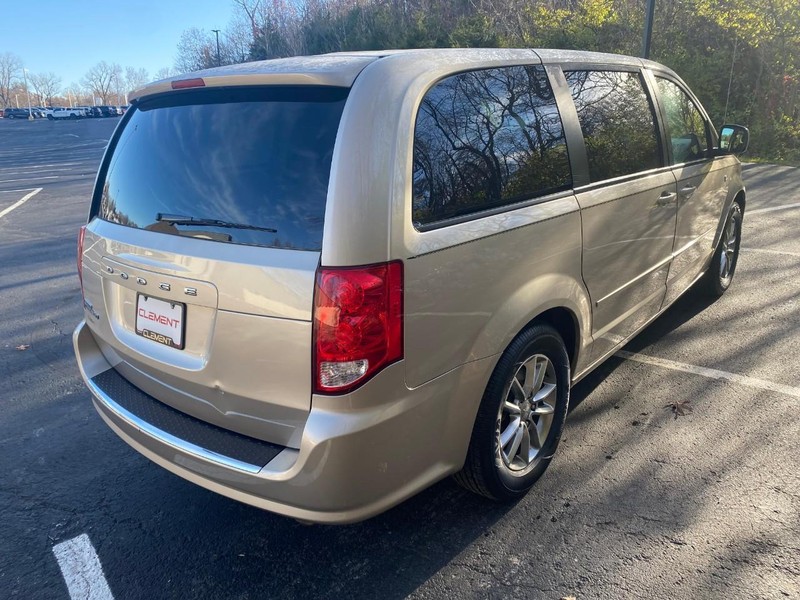 Dodge Grand Caravan Vehicle Image 11