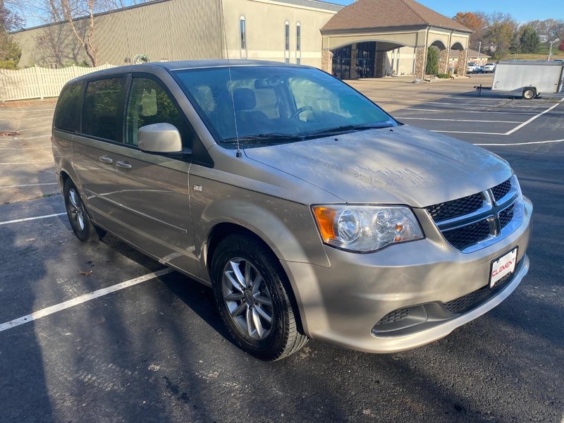 Dodge Grand Caravan Vehicle Image 12