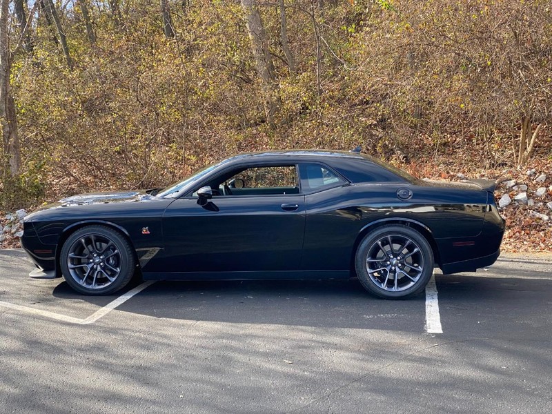 Dodge Challenger Vehicle Image 03