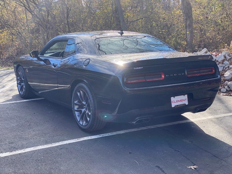 Dodge Challenger Vehicle Image 04