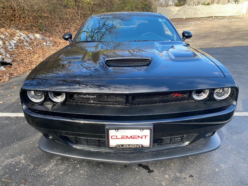 Dodge Challenger Vehicle Image 12