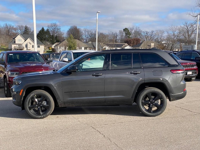 Jeep Grand Cherokee Vehicle Image 03