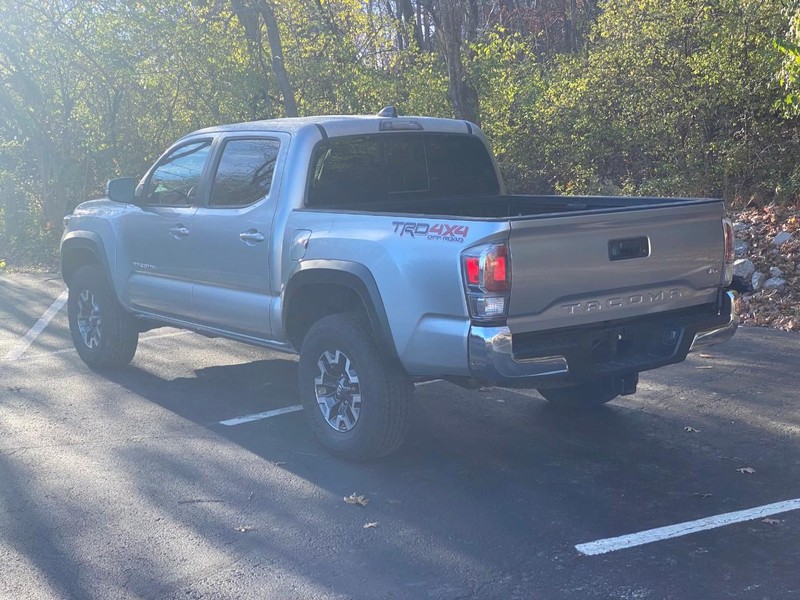 Toyota Tacoma 4WD Vehicle Image 04