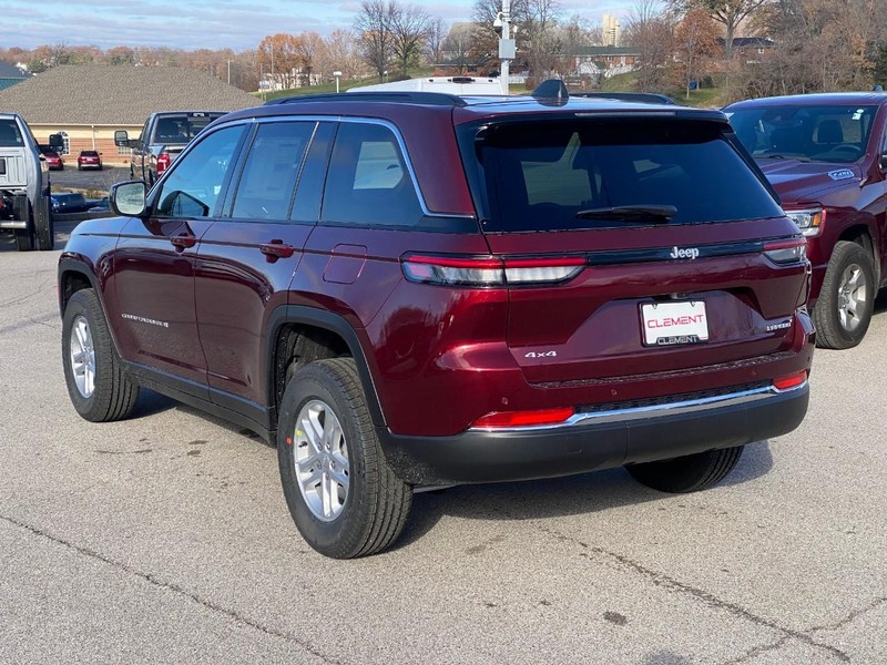 Jeep Grand Cherokee Vehicle Image 04