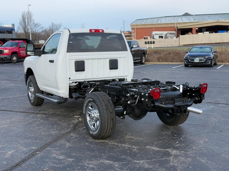 Ram 3500 Vehicle Image 04