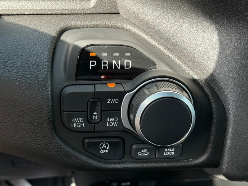 Ram 1500 Vehicle Image 18