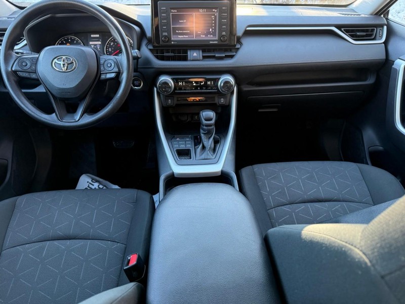 Toyota RAV4 Vehicle Image 15