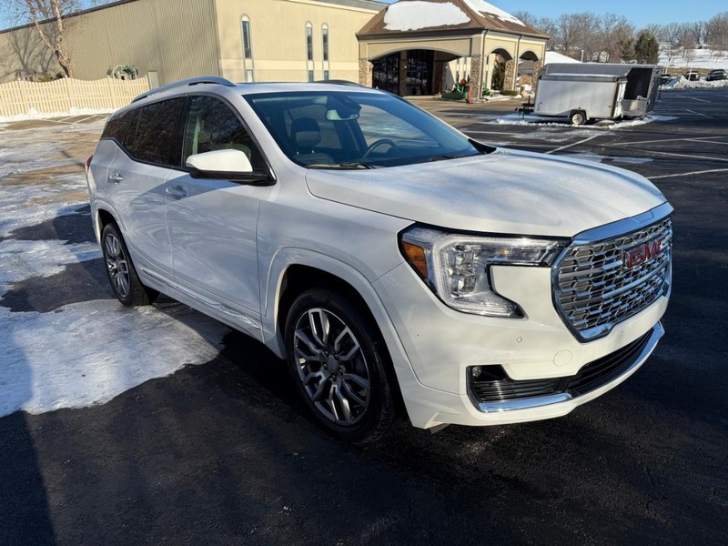 GMC Terrain Vehicle Image 13