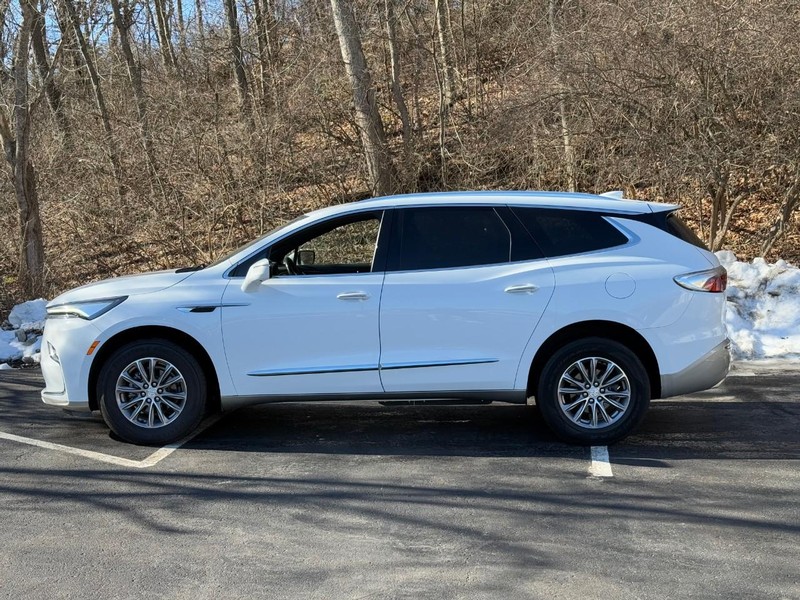 Buick Enclave Vehicle Image 03