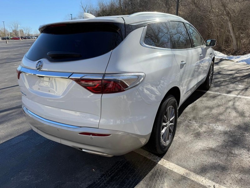 Buick Enclave Vehicle Image 09