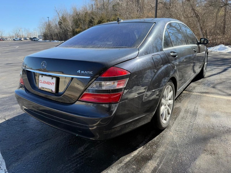 Mercedes-Benz S-Class Vehicle Image 12