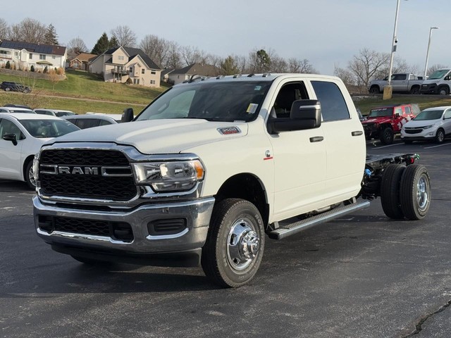 more details - ram 3500 chassis cab