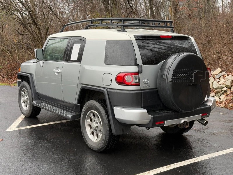 Toyota FJ Cruiser Vehicle Image 04