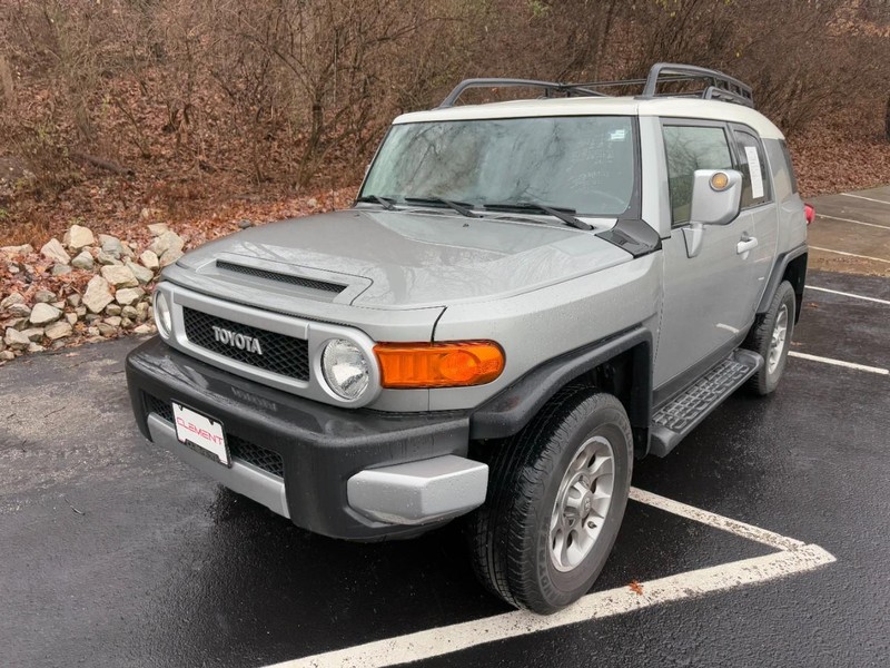 Toyota FJ Cruiser Vehicle Image 09