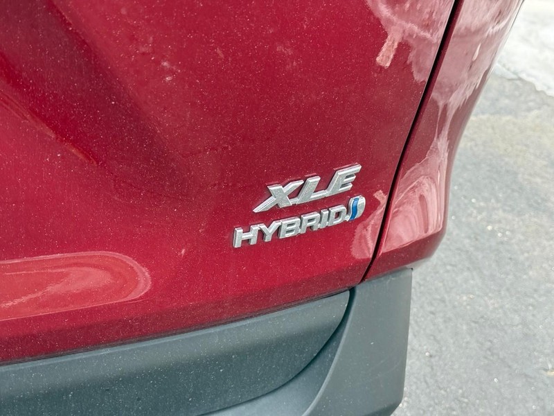 Toyota RAV4 Hybrid Vehicle Image 08